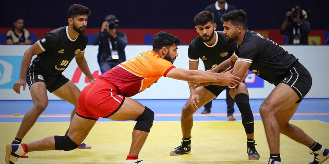 जो टीम एक भी रेड नहीं कर पाई, वो तीसरे नंबर पर है: अहमदाबाद की डे-1 टेबल क्या बताती है और क्या नहीं